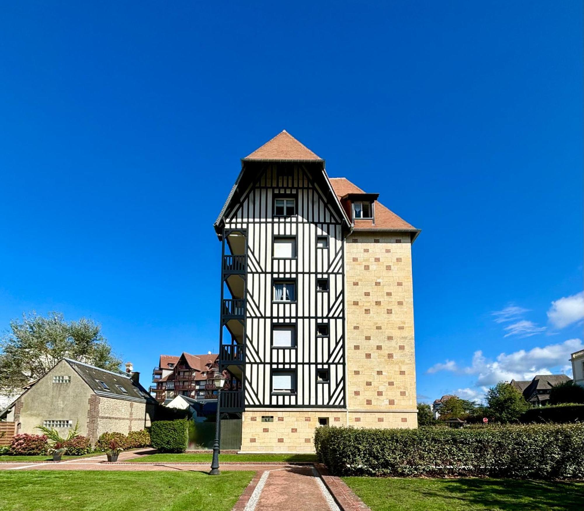 Studio En Rez De Jardin Deauville Centre Et Plage Экстерьер фото