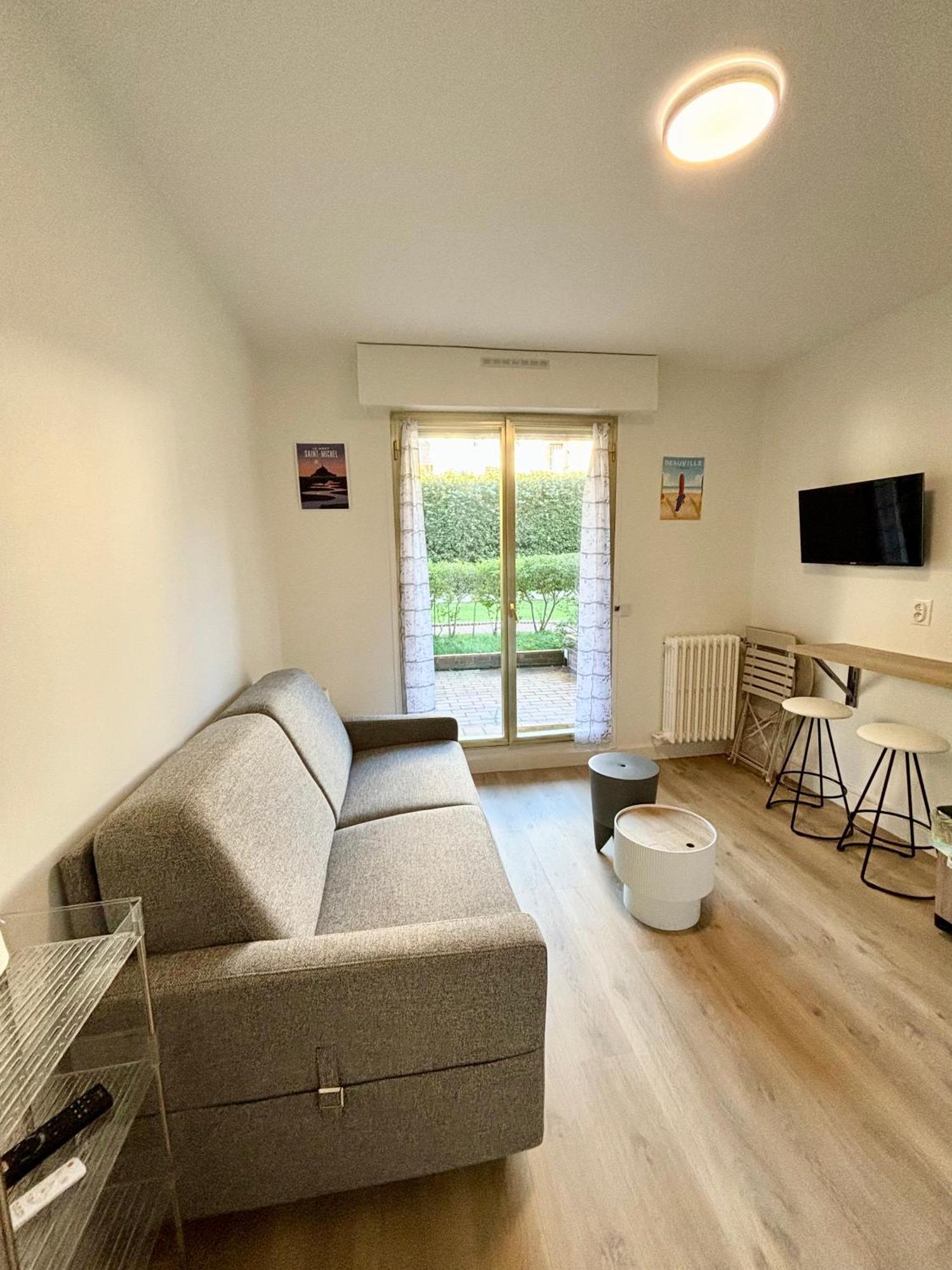 Studio En Rez De Jardin Deauville Centre Et Plage Экстерьер фото